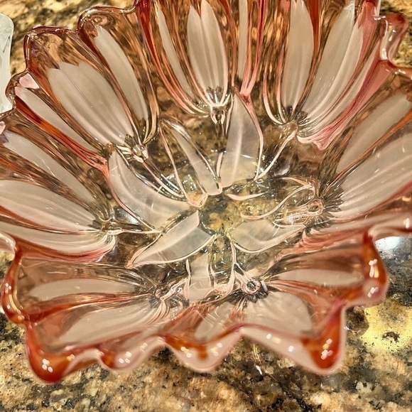 Glass Bowls - Tulip Design - Home Decor - Picture 6 of 6